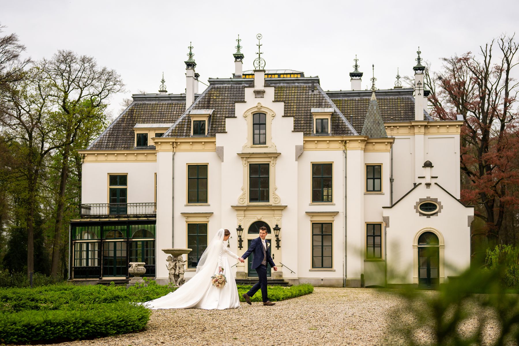 Gerko-Lisanne-Jan-van-de-Maat-Bruidsfotografie-kasteel-Staverden-Ermelo