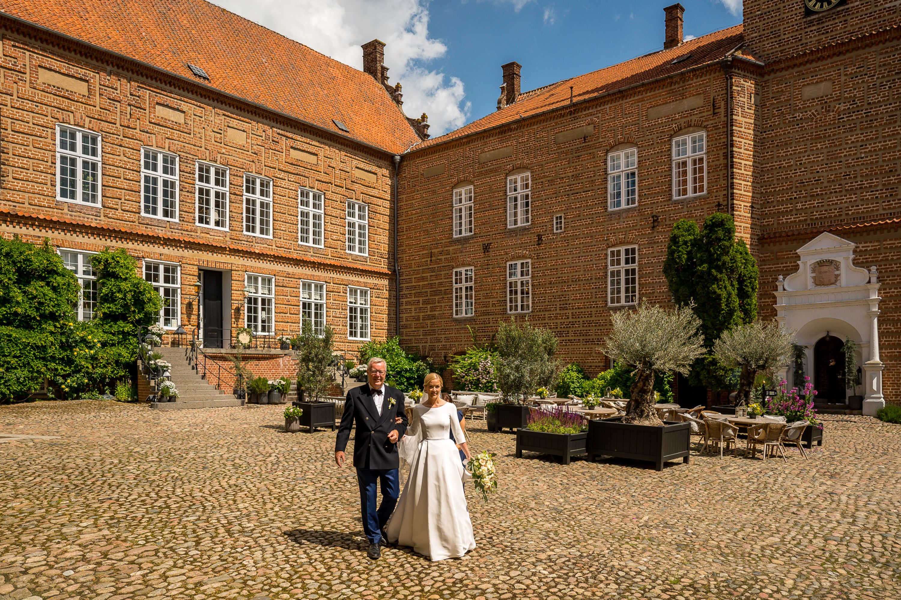 Jens-Christian-Caroline-Jan-van-de-Maat-Fotografie-Photography-Destination-Wedding-Denmark-Holckenhavn-Castle-Slot