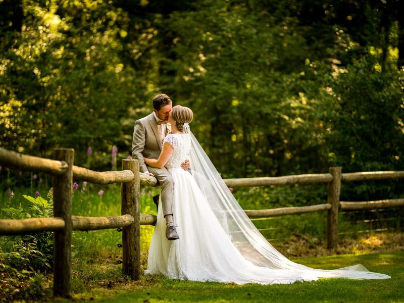 Evert-Carola-Jan-van-de-Maat-Bruidsfotografie-exclusieve-bruiloften-weddings-landgoed-Groot-Spriel-Putten