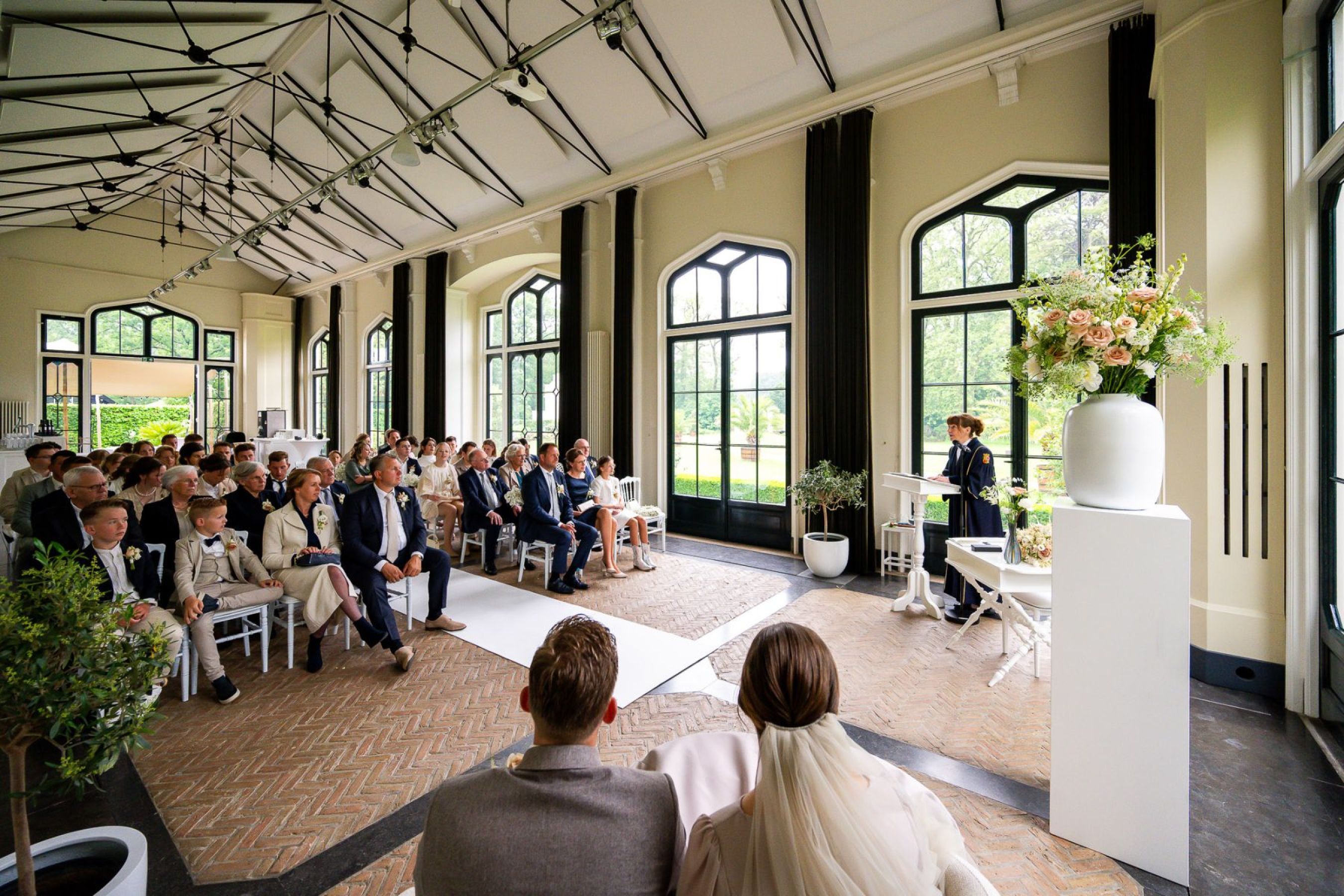 Erik-Joelle-Jan-van-de-Maat-Bruidsfotografie-Oranjerie-Landgoed-Sandenburg