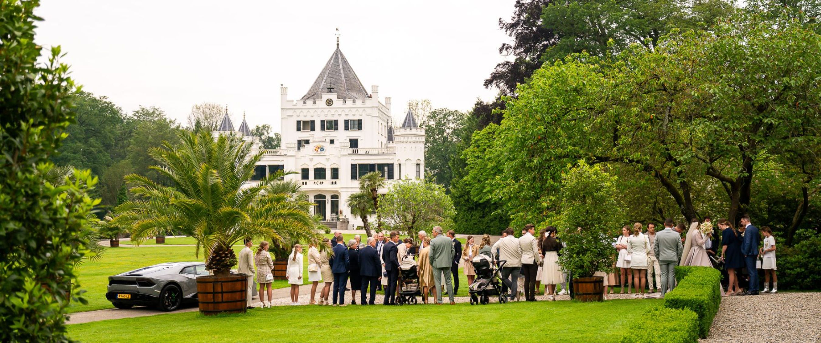 Erik-Joelle-Jan-van-de-Maat-Bruidsfotografie-Oranjerie-Landgoed-Sandenburg