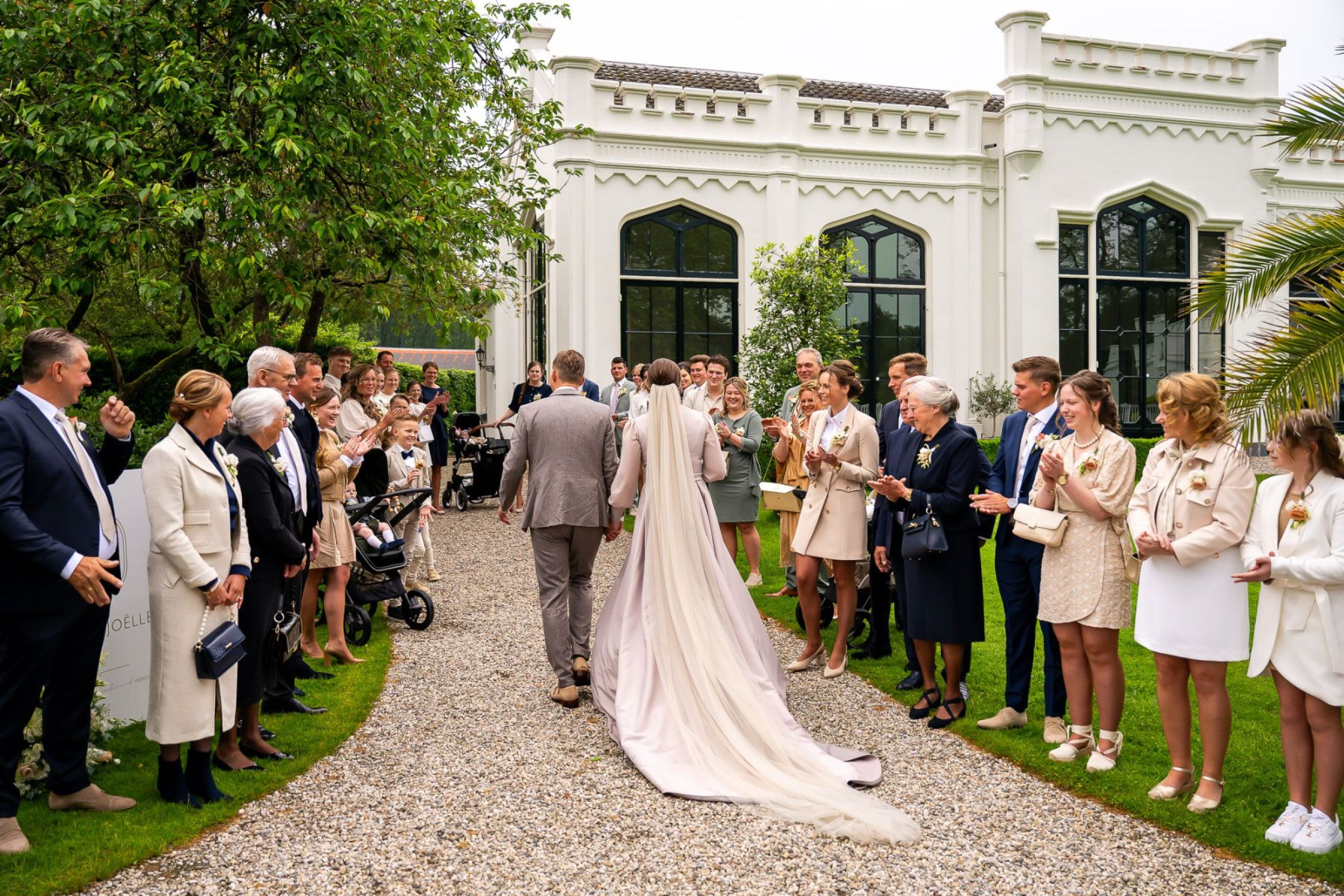 Erik-Joelle-Jan-van-de-Maat-Bruidsfotografie-Oranjerie-Landgoed-Sandenburg