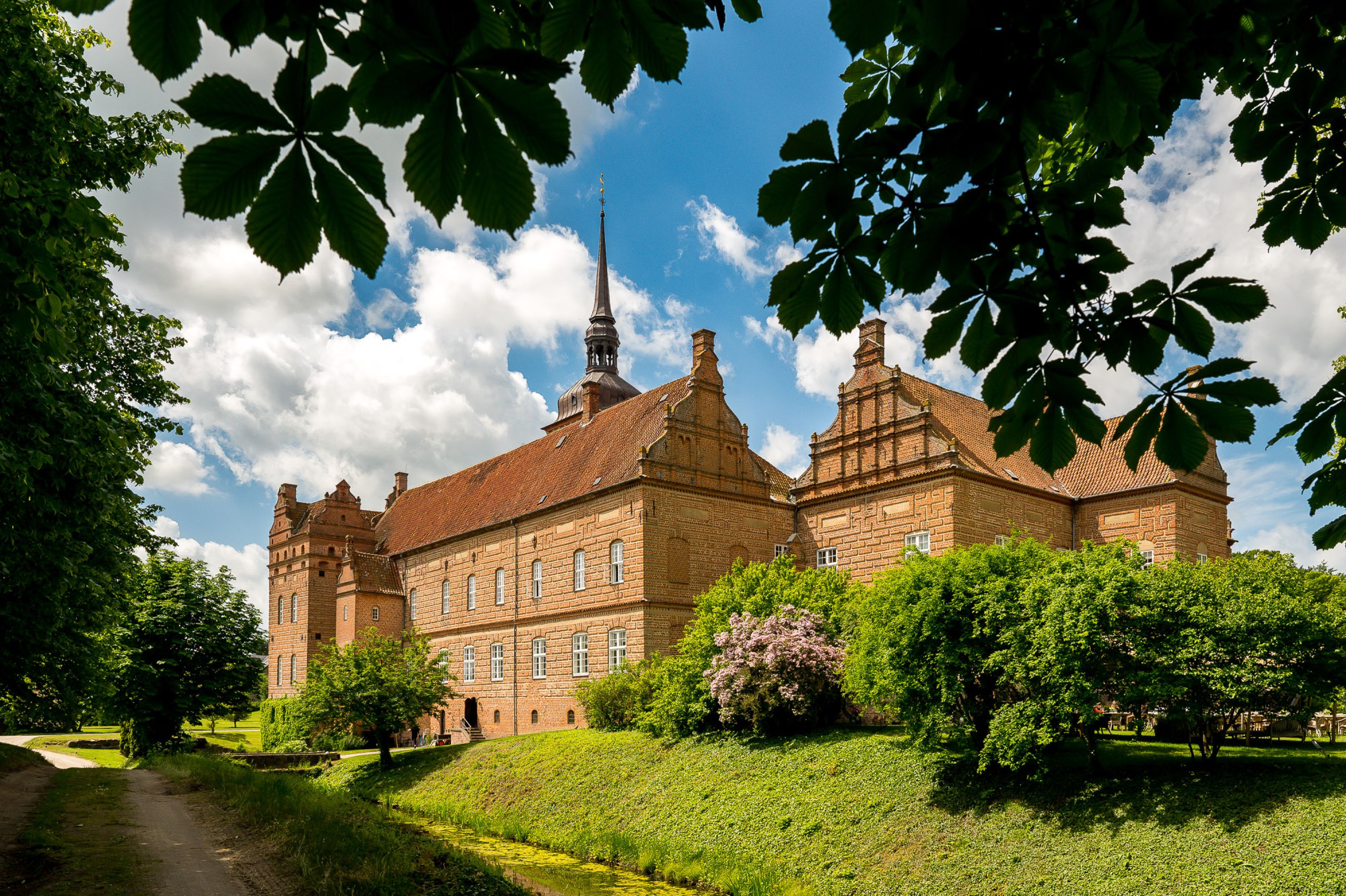 Jens-Christian-Caroline-Jan-van-de-Maat-Fotografie-Photography-Destination-Wedding-Denmark-Holckenhavn-Castle-Slot