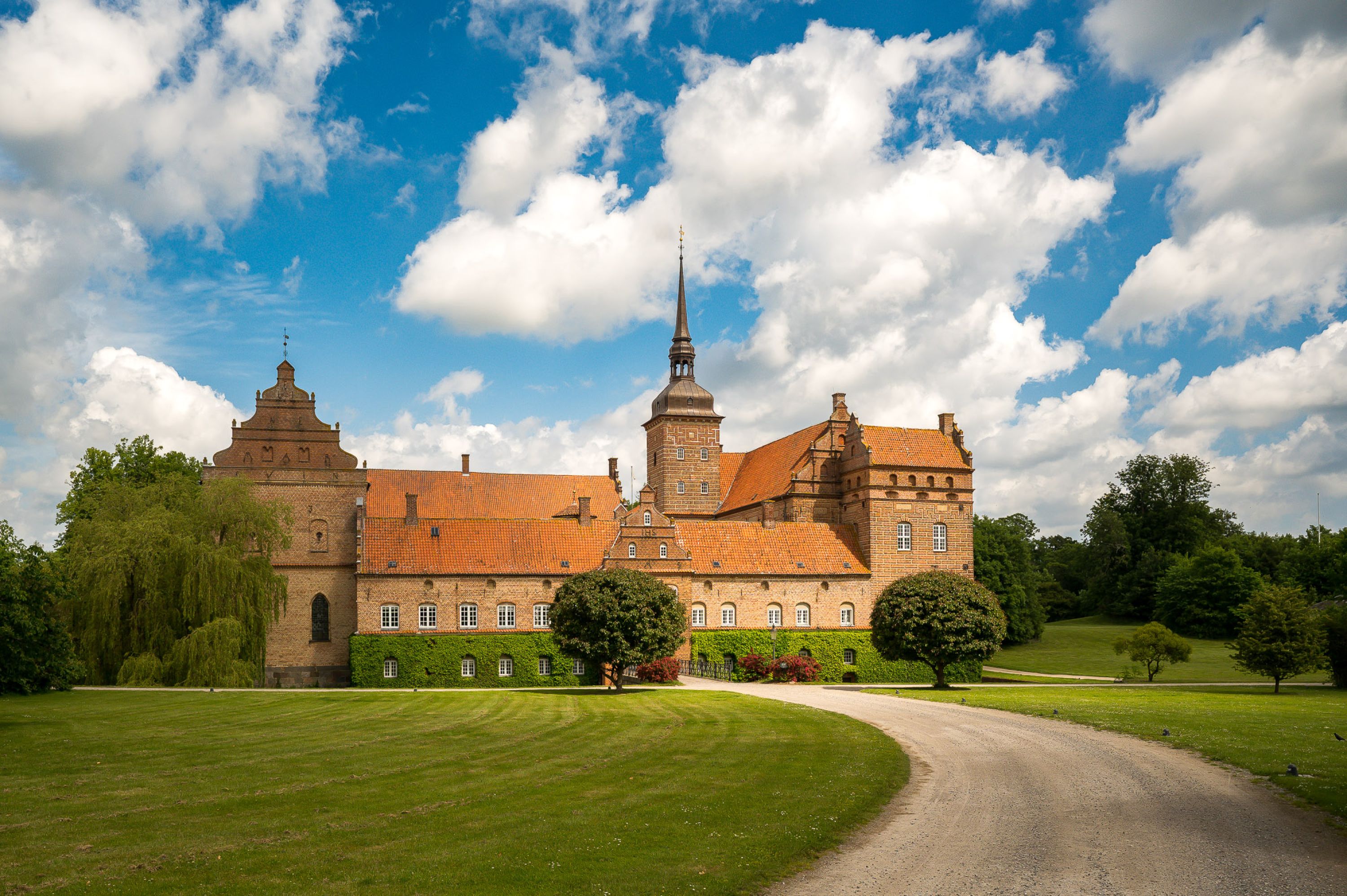 Jens-Christian-Caroline-Jan-van-de-Maat-Fotografie-Photography-Destination-Wedding-Denmark-Holckenhavn-Castle-Slot