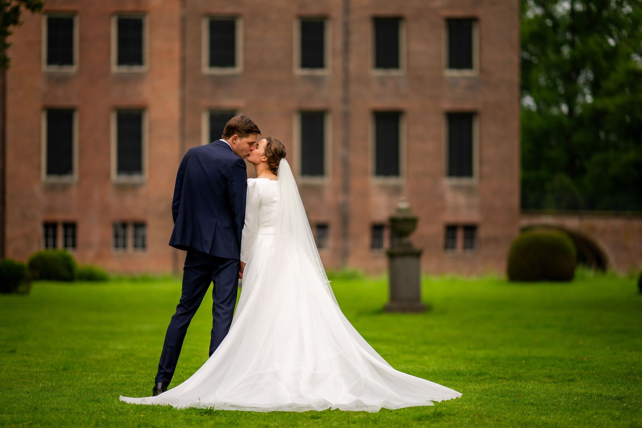 Martijn-Riëtte-Jan-van-de-Maat-Bruidsfotgrafie-Trouwfotografie-Trouwen-kasteel-Amerongen