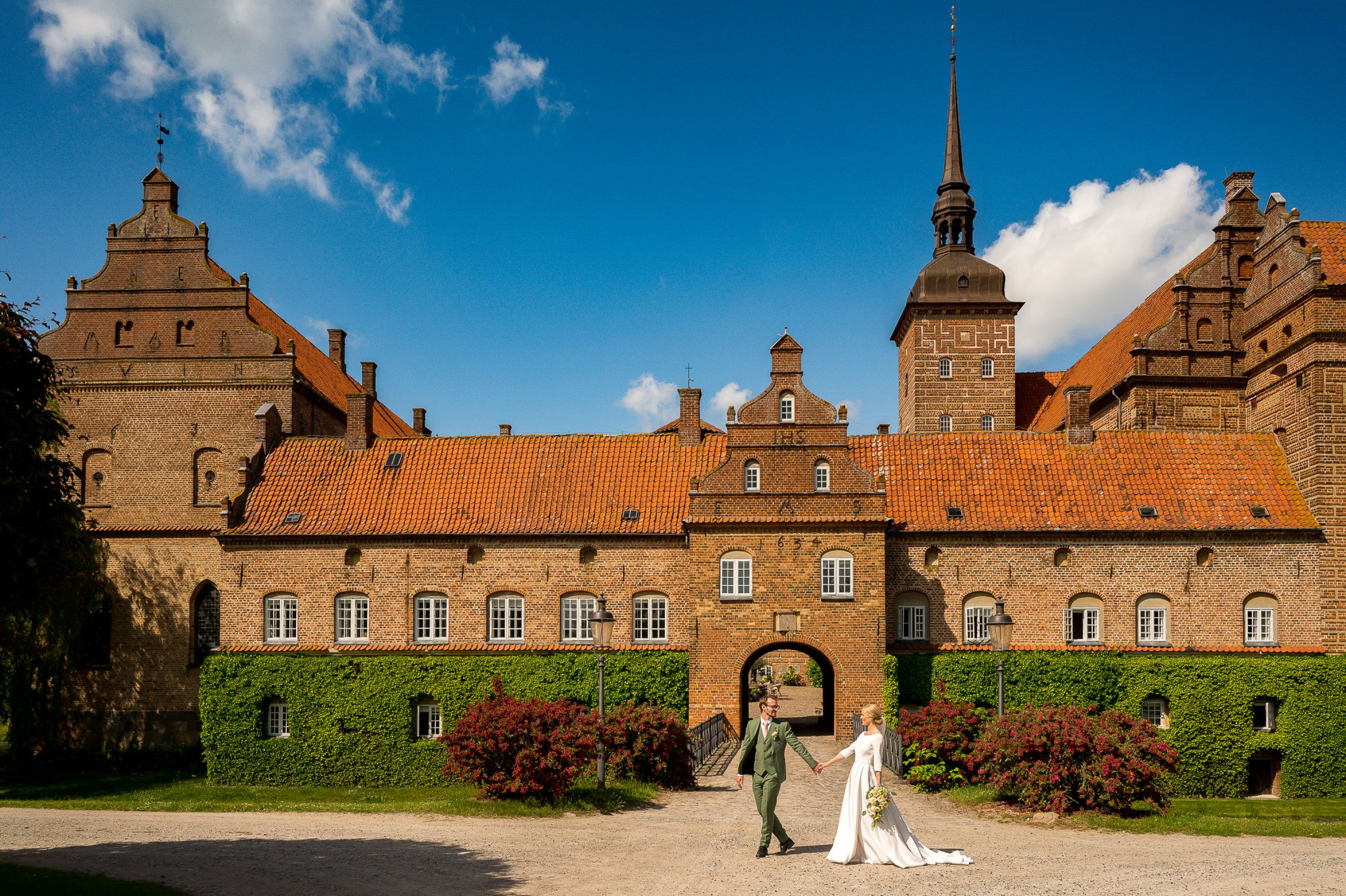 Jens-Christian-Caroline-Jan-van-de-Maat-Fotografie-Photography-Destination-Wedding-Denmark-Holckenhavn-Castle-Slot