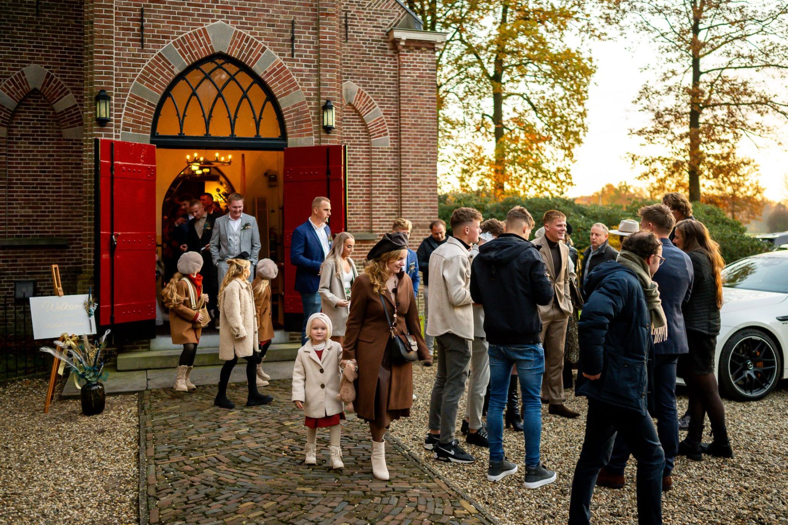 Michiel-Tamara-Jan-van-de-Maat-Bruidsfotografie-Trouwfotografie-kasteel-kapel-brasserie-Staverden-Veluwe