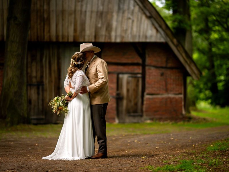 Arno-Monique-Jan-van-de-Maat-Bruidsfotografie-Western-Bruiloft-Bohemian-Twente-Ootmarsum-De-Lutte-Erve-Beverborg