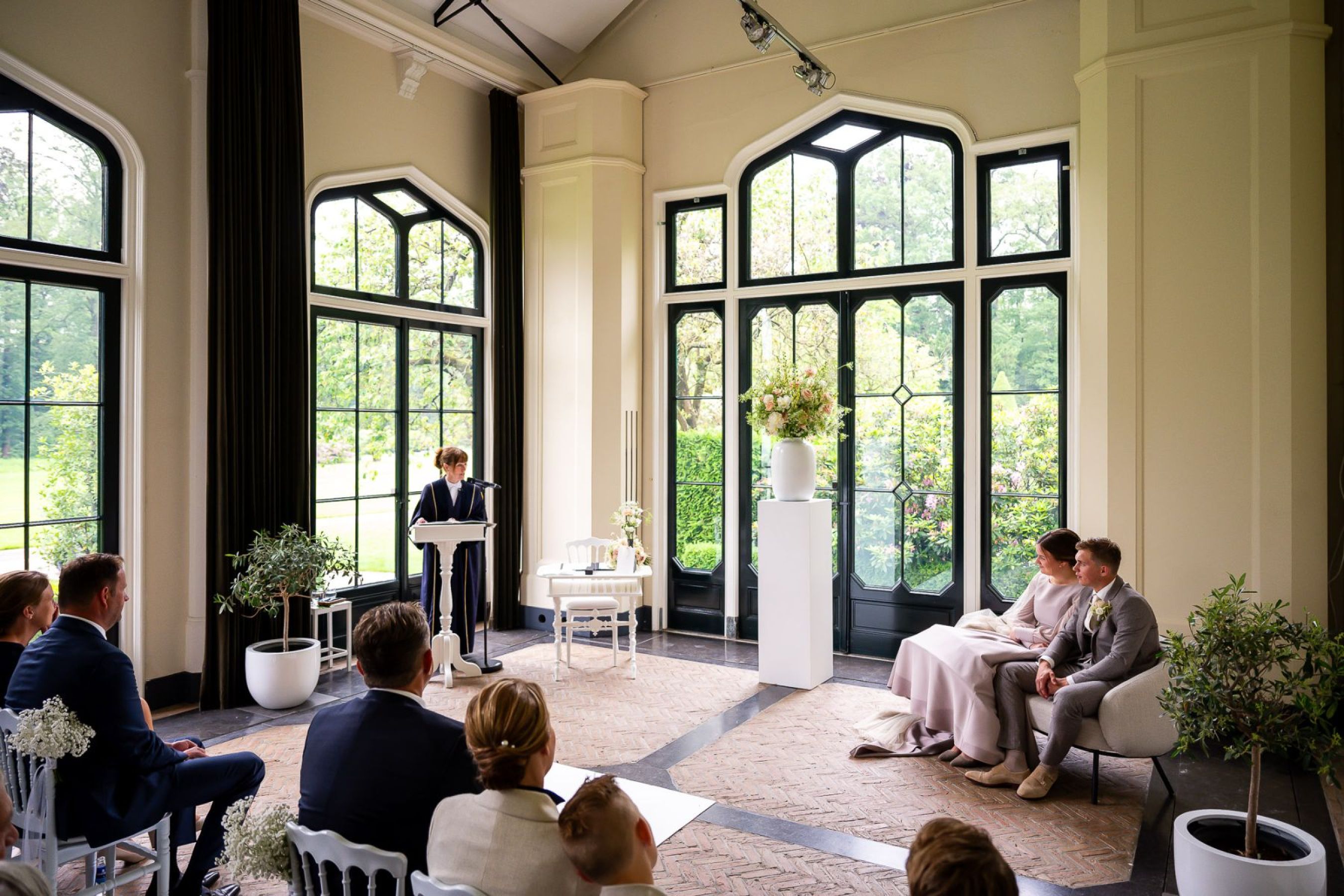 Erik-Joelle-Jan-van-de-Maat-Bruidsfotografie-Oranjerie-Landgoed-Sandenburg